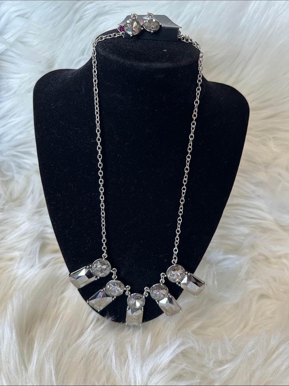 paparazzi Silver Tone Clear Crystal Drop Necklace
